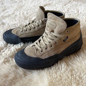 Gently Used Vans Destruct Mid MTE-1 8.5 Women’s/ 7 Men’s